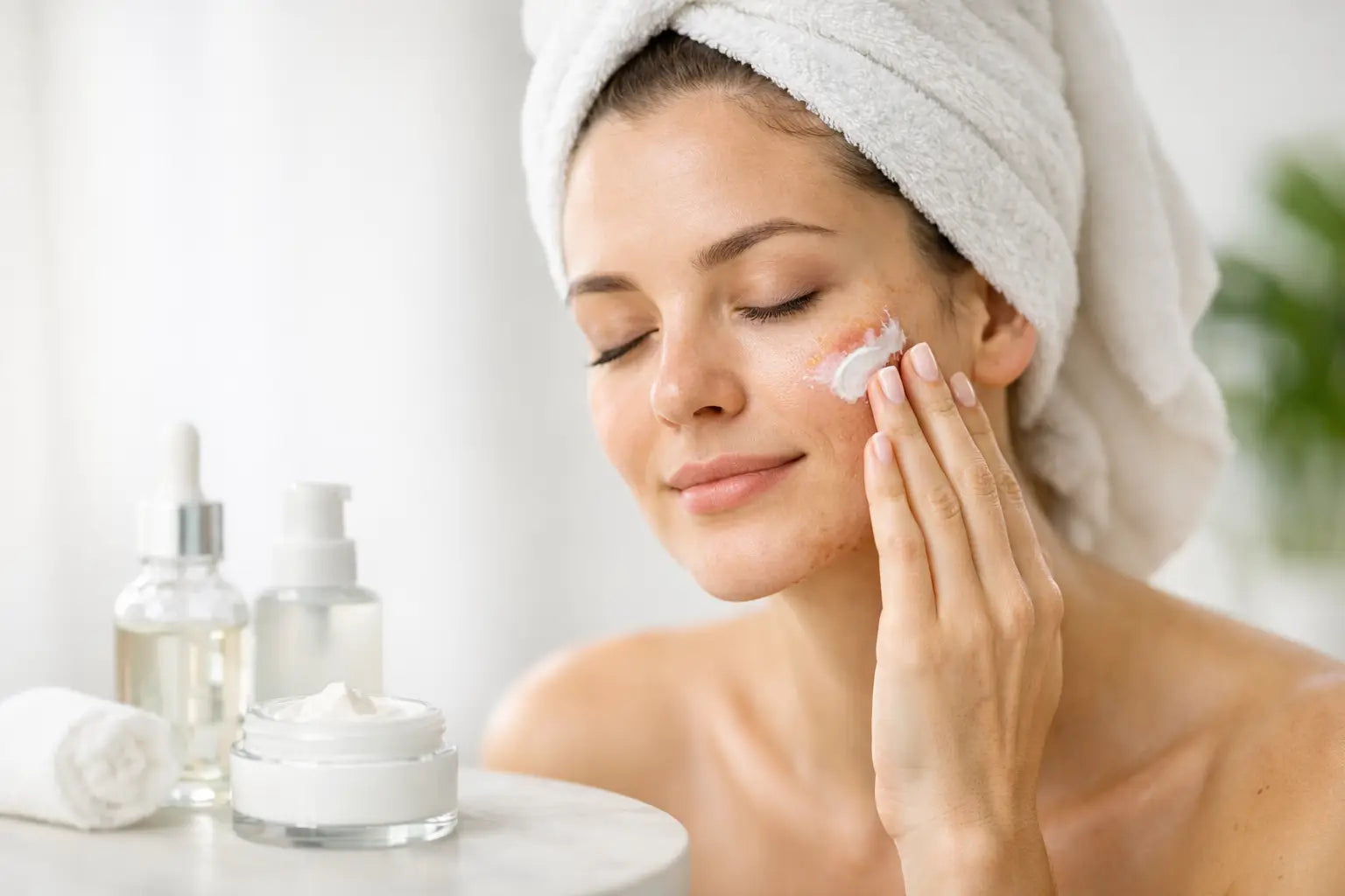 How to Moisturize Damaged Skin Barrier